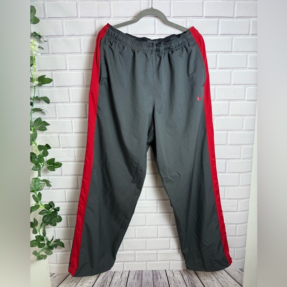 NIKE DRI-FIT Men's gray and Crimson Joggers/size XL - Picture 1 of 10